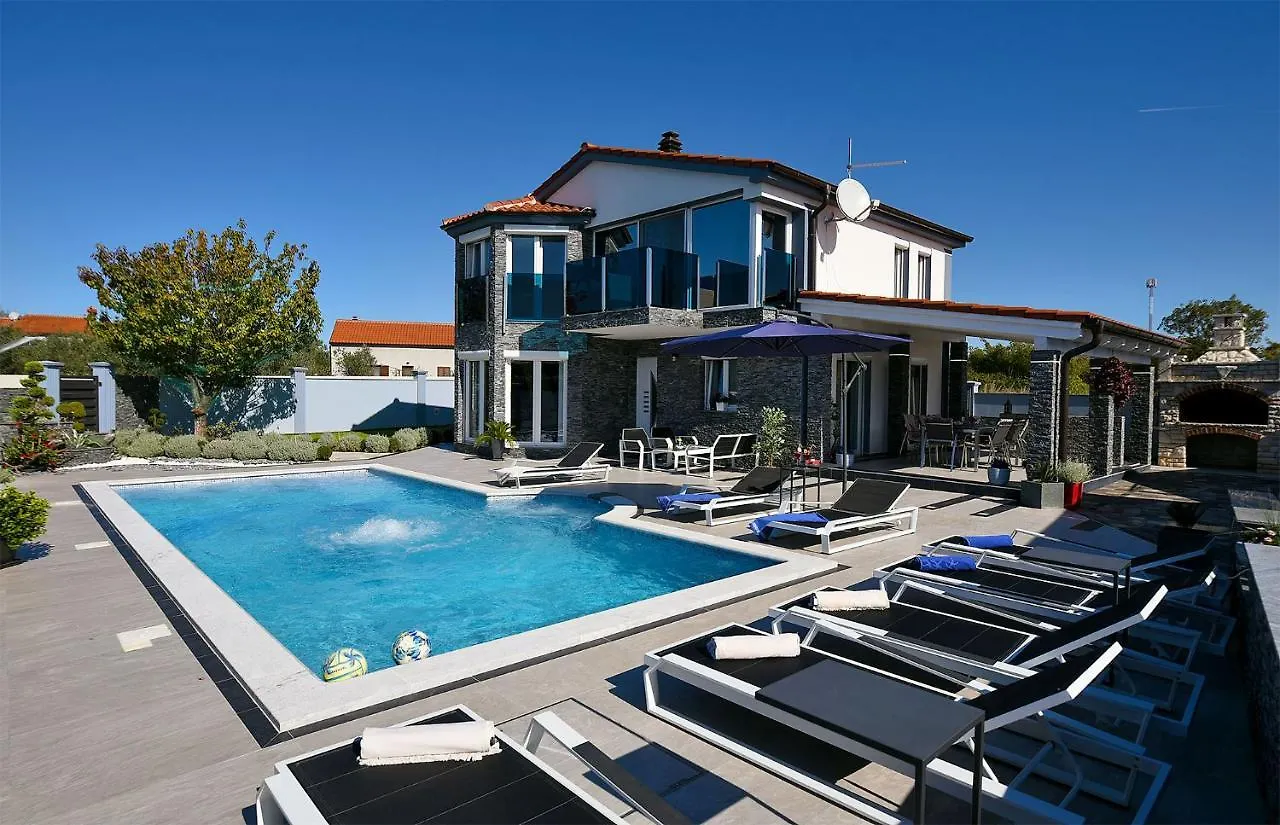 Villa Fazana 1971 Holiday home